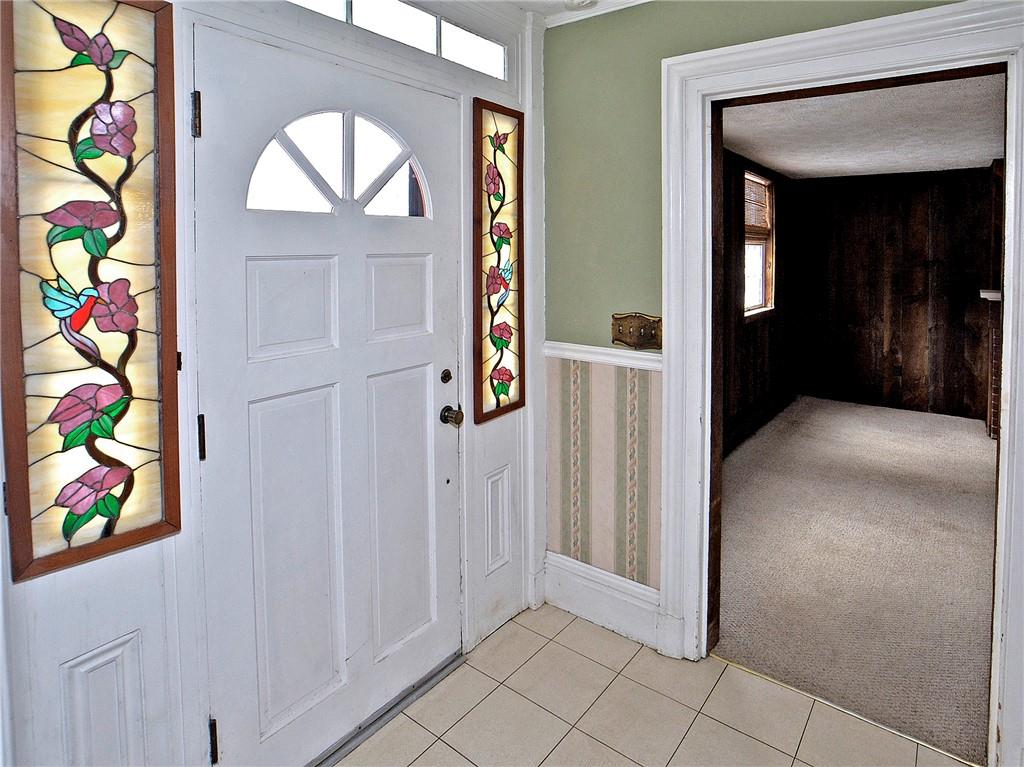 352 Finley Road Pittsburgh, PA 15239 - Photo 2 of 25