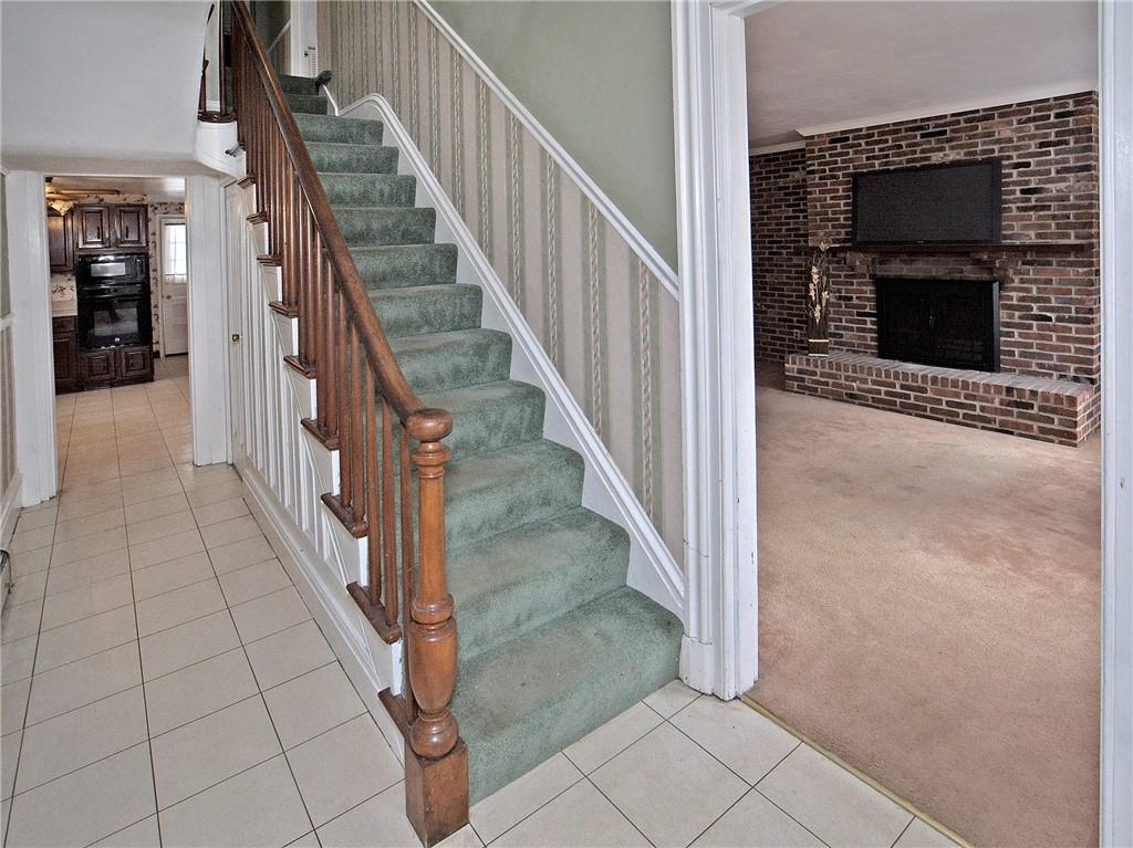 352 Finley Road Pittsburgh, PA 15239 - Photo 13 of 25
