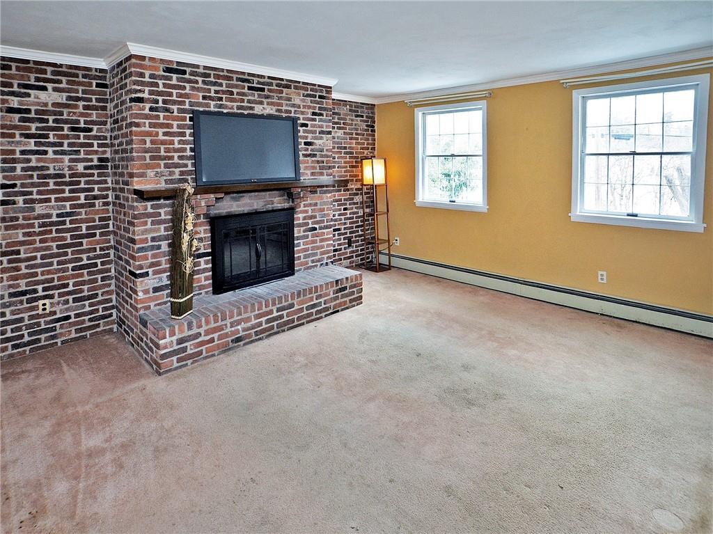352 Finley Road Pittsburgh, PA 15239 - Photo 5 of 25
