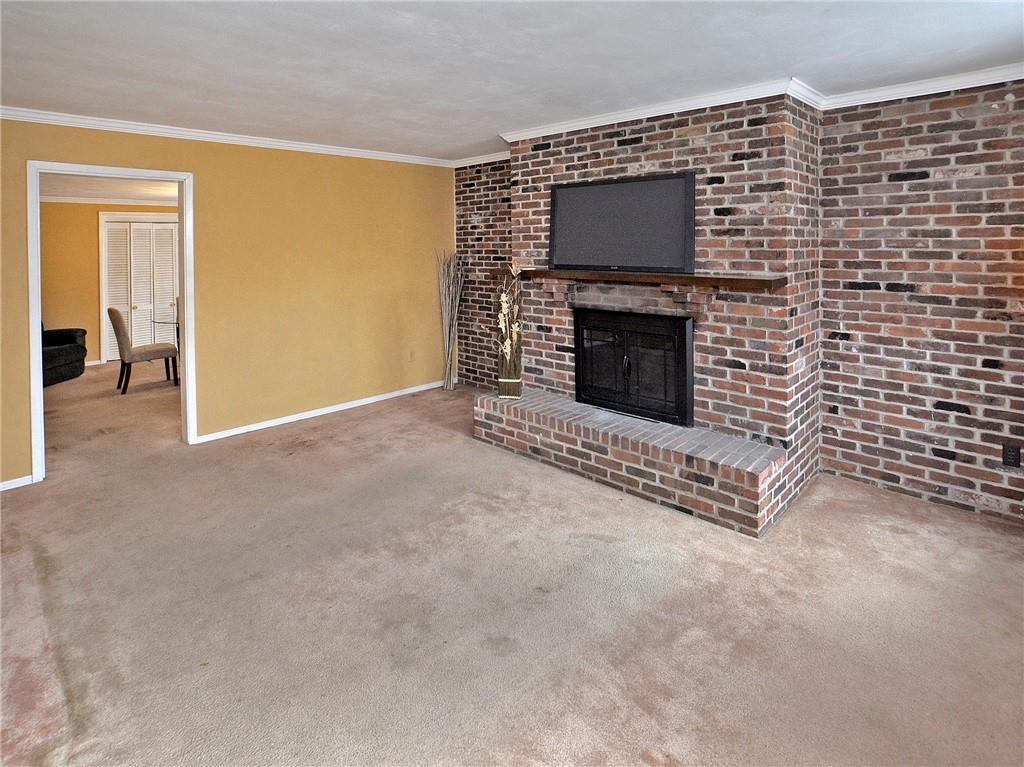 352 Finley Road Pittsburgh, PA 15239 - Photo 6 of 25