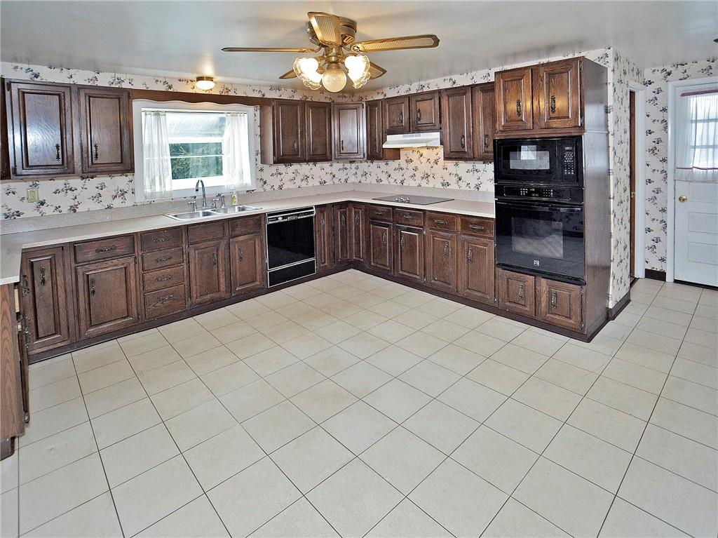352 Finley Road Pittsburgh, PA 15239 - Photo 9 of 25