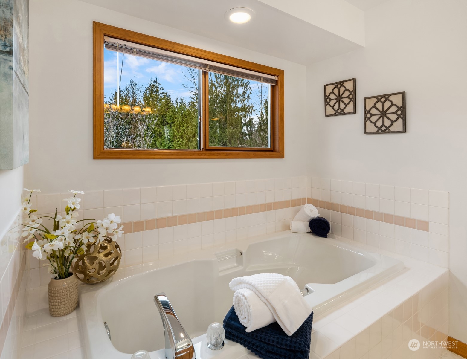 21121 50th Drive Southeast Bothell, WA 98021 - Photo 14 of 38 a bath tub sitting next to a white sink