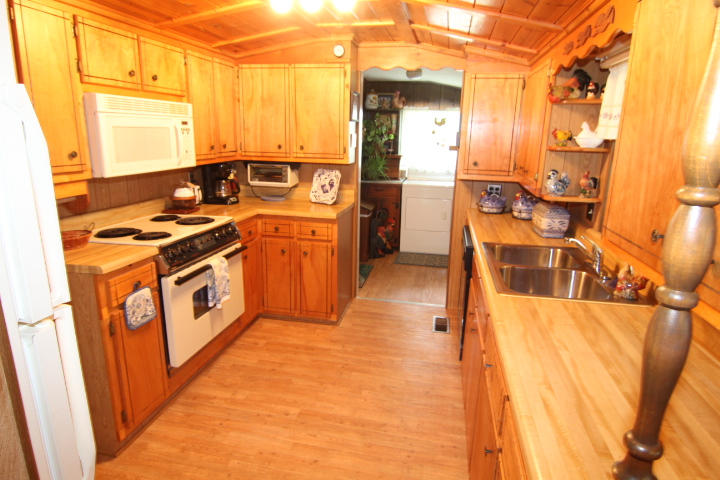 6545 Calloway Road Loudon, TN 37774 - Photo 5 of 20 6545 Calloway Road Kitchen David Pozy