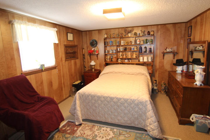 6545 Calloway Road Loudon, TN 37774 - Photo 7 of 20 6545 Calloway Road Bedroom 1 David Pozy