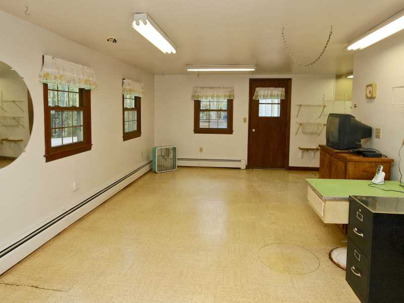 454 Ten Rod Road Exeter, RI 02822 - Photo 13 of 25 Den/Family/Great Room.