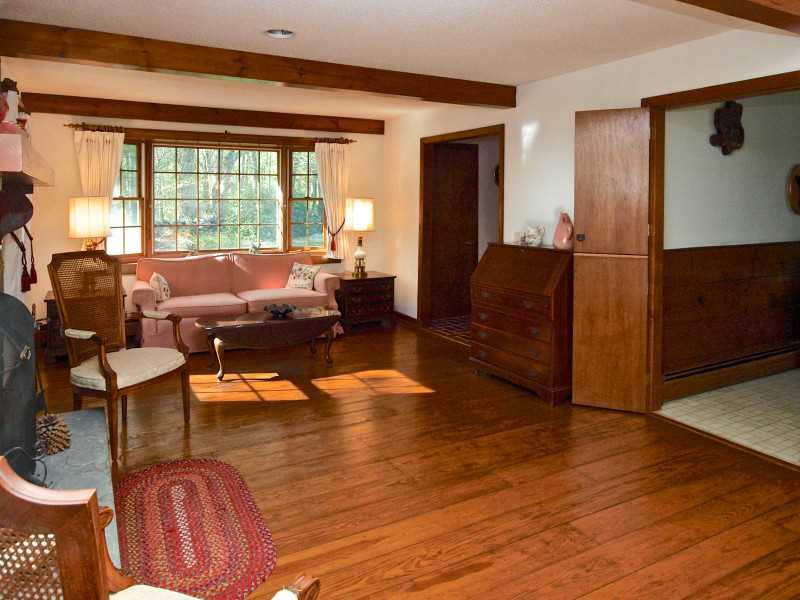 454 Ten Rod Road Exeter, RI 02822 - Photo 6 of 25 Living Room.