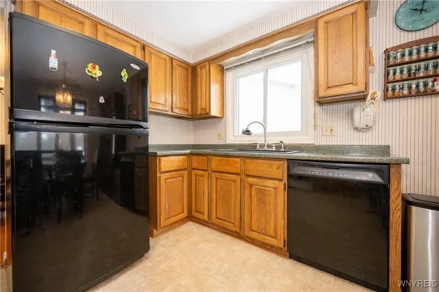 $439,900 | 386 Old Oak Post Road, Amherst, NY 14051