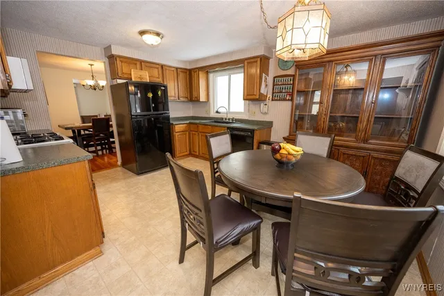 $439,900 | 386 Old Oak Post Road, Amherst, NY 14051