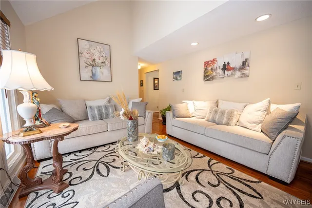 $439,900 | 386 Old Oak Post Road, Amherst, NY 14051