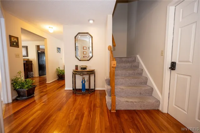 $439,900 | 386 Old Oak Post Road, Amherst, NY 14051