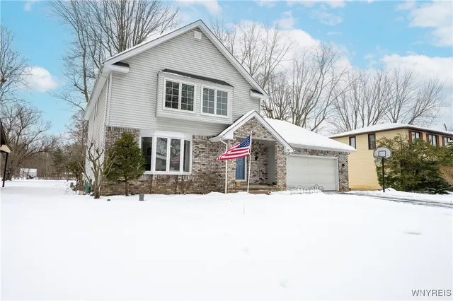 $439,900 | 386 Old Oak Post Road, Amherst, NY 14051