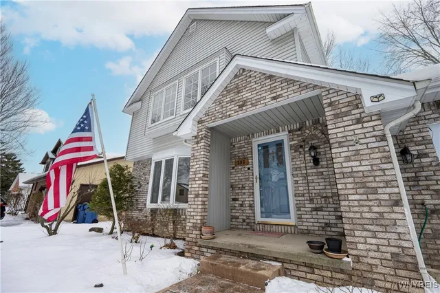 $439,900 | 386 Old Oak Post Road, Amherst, NY 14051