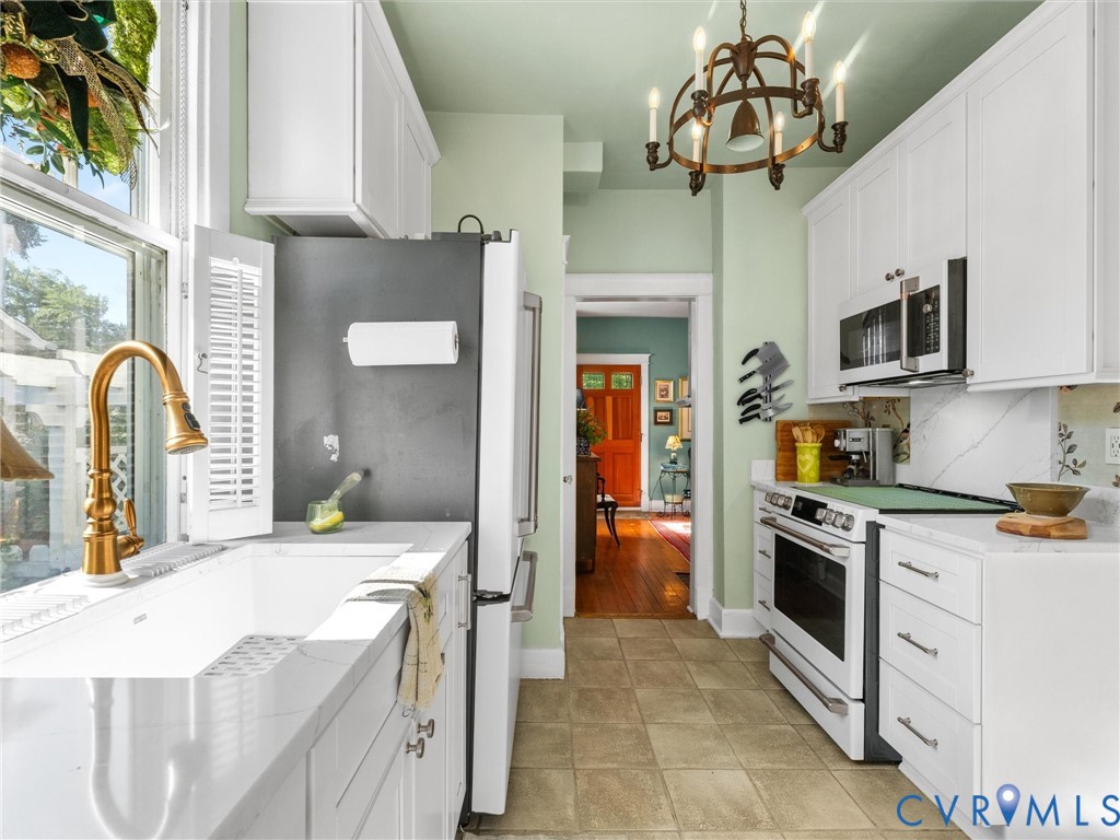 1812 Seddon Road Richmond, VA 23227 - Photo 22 of 56 Kitchen featuring a white farmhouse sink with a go