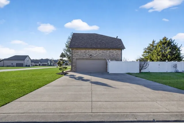 $529,900 | 233 Waldronview Drive, Lascassas, TN 37085