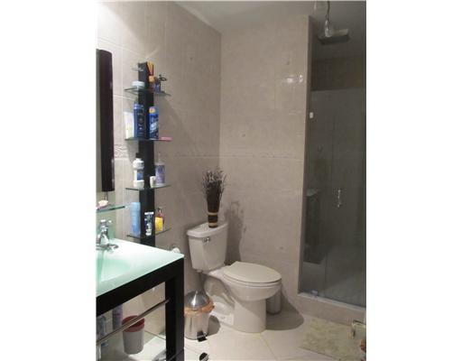 901 Northwest 16th Terrace Boca Raton, FL 33486 - Photo 12 of 25 2ND BATHROOM