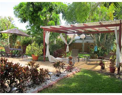 901 Northwest 16th Terrace Boca Raton, FL 33486 - Photo 15 of 25 BACKYARD/GARDEN