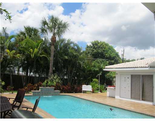 901 Northwest 16th Terrace Boca Raton, FL 33486 - Photo 19 of 25 POOL