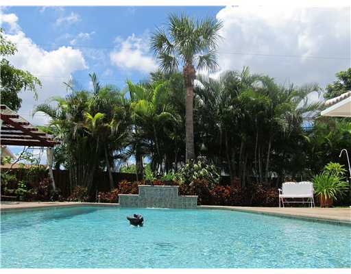 901 Northwest 16th Terrace Boca Raton, FL 33486 - Photo 20 of 25 POOL