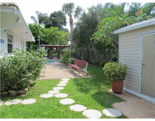 901 Northwest 16th Terrace Boca Raton, FL 33486 - Photo 23 of 25 BACKYARD/GARDEN