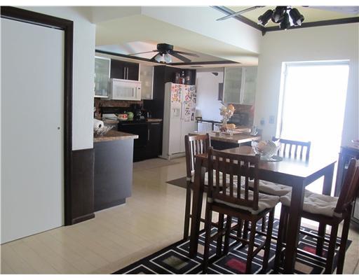 901 Northwest 16th Terrace Boca Raton, FL 33486 - Photo 8 of 25 KITCHEN/EAT-IN KITCHEN