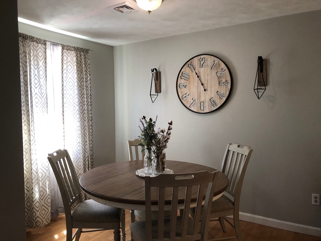 7 Louisburg Square, Unit 9 Nashua, NH 03060 - Photo 2 of 10