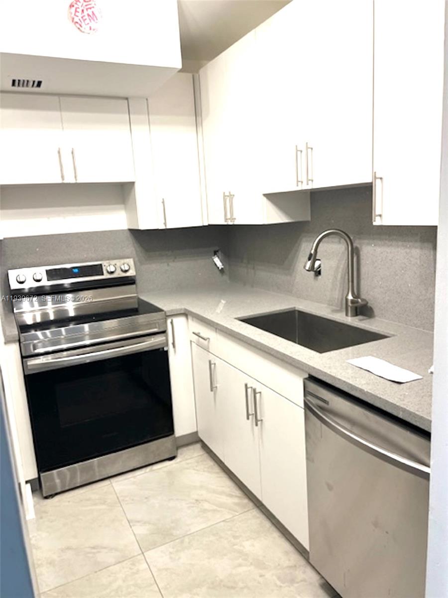 13710 Southwest 90th Avenue, Unit 3 Miami, FL 33176 - Photo 3 of 8