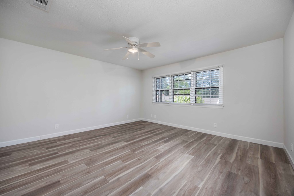 6101 River Road, Unit 20 Columbus, GA 31904 - Photo 19 of 44 primary suite