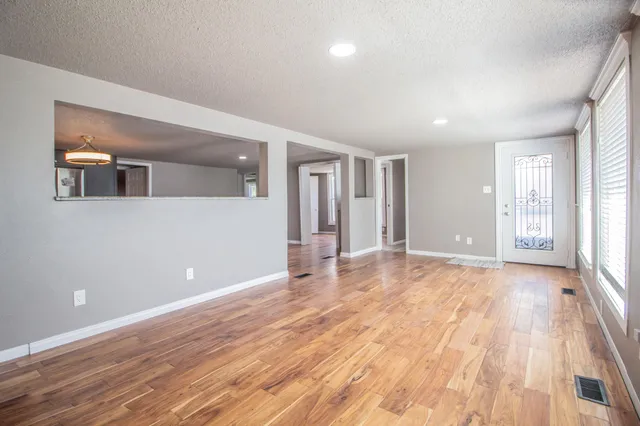 $299,000 | 21 Comanche Drive, Lubbock, TX 79404