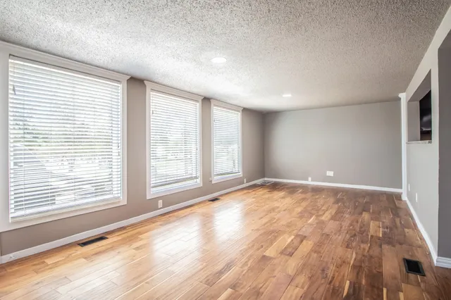 $299,000 | 21 Comanche Drive, Lubbock, TX 79404