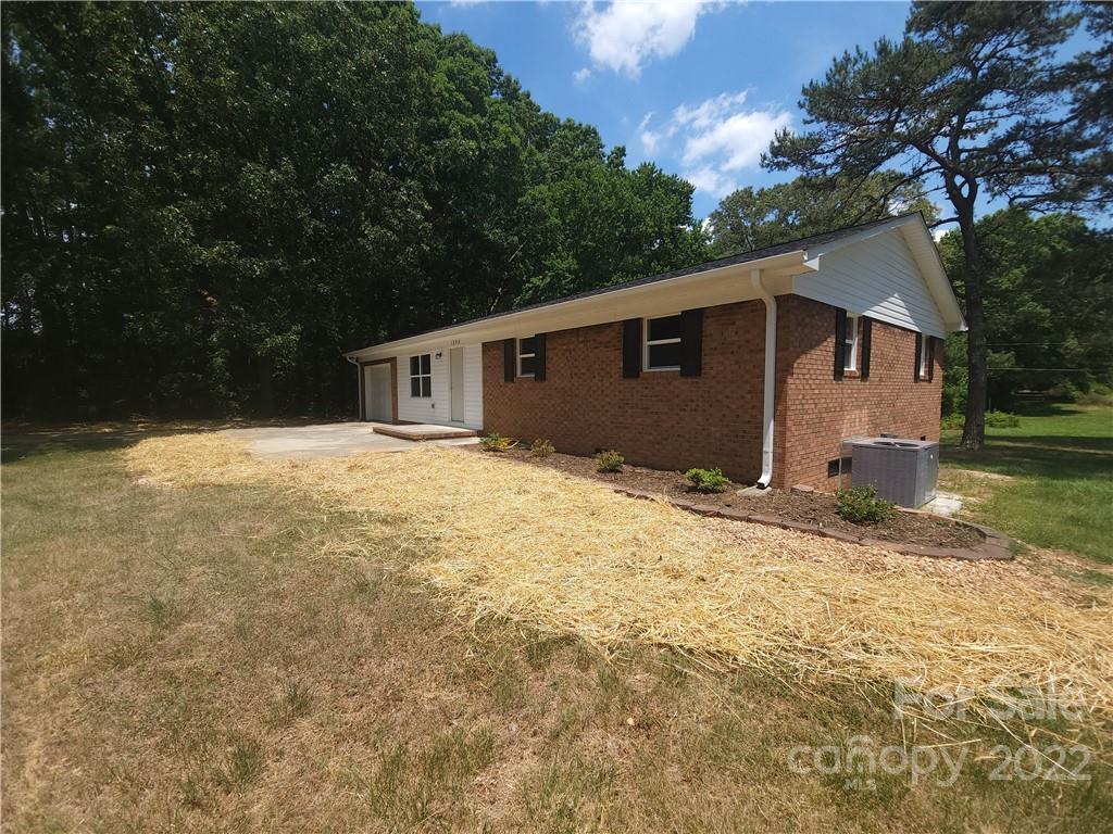 1306 North Oak Ridge Road Oakboro, NC 28129 - Photo 3 of 14 Gallery Image 3