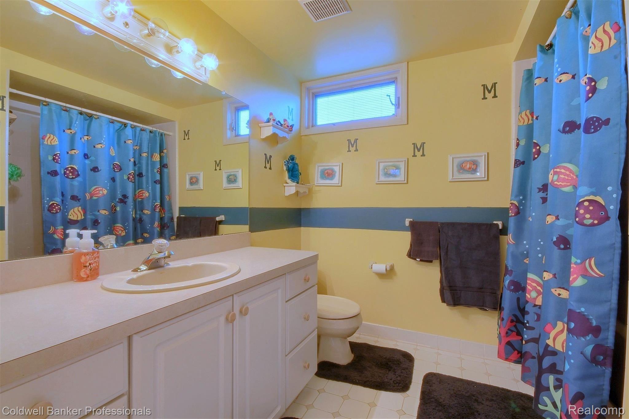 23285 Meridian Road Grosse Ile, MI 48138 - Photo 53 of 53 54-Bathroom.jpg