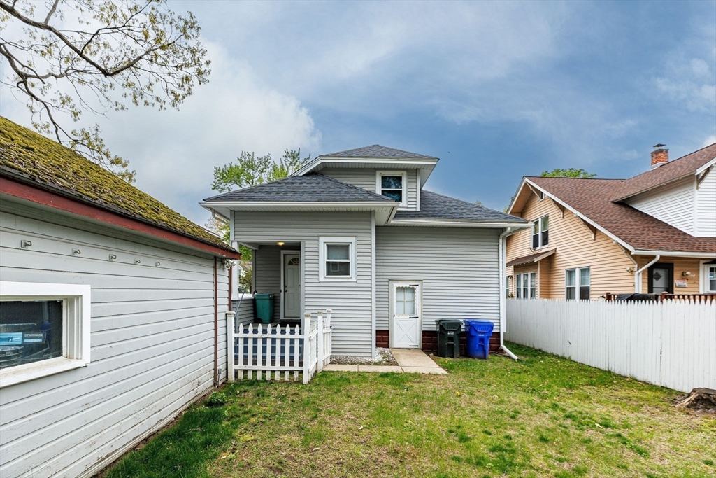 79 Marsden Street Springfield, MA 01109 - Photo 4 of 33