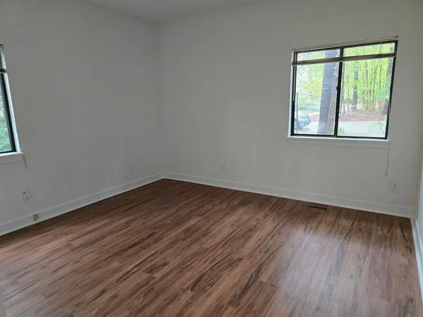 $2,100 | 5 Paddington Place, Chapel Hill, NC 27517