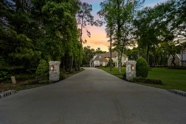 $2,695,000 | 3438 West Benders Landing Boulevard, Spring, TX 77386