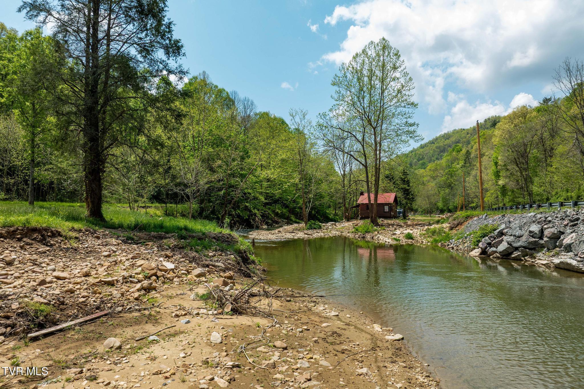 315 Shaw Ward Road Butler, TN 37640 - Photo 10 of 31 315 Shaw Ward Road (14 of 36)