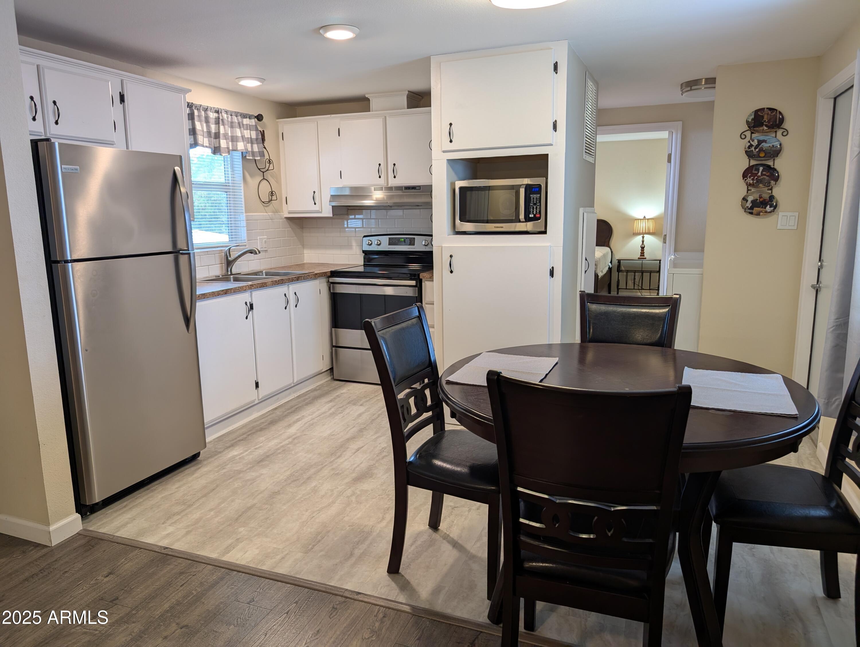 2523 East Contention Mine Road, Unit 27 Phoenix, AZ 85032 - Photo 6 of 16 Gallery Image 6