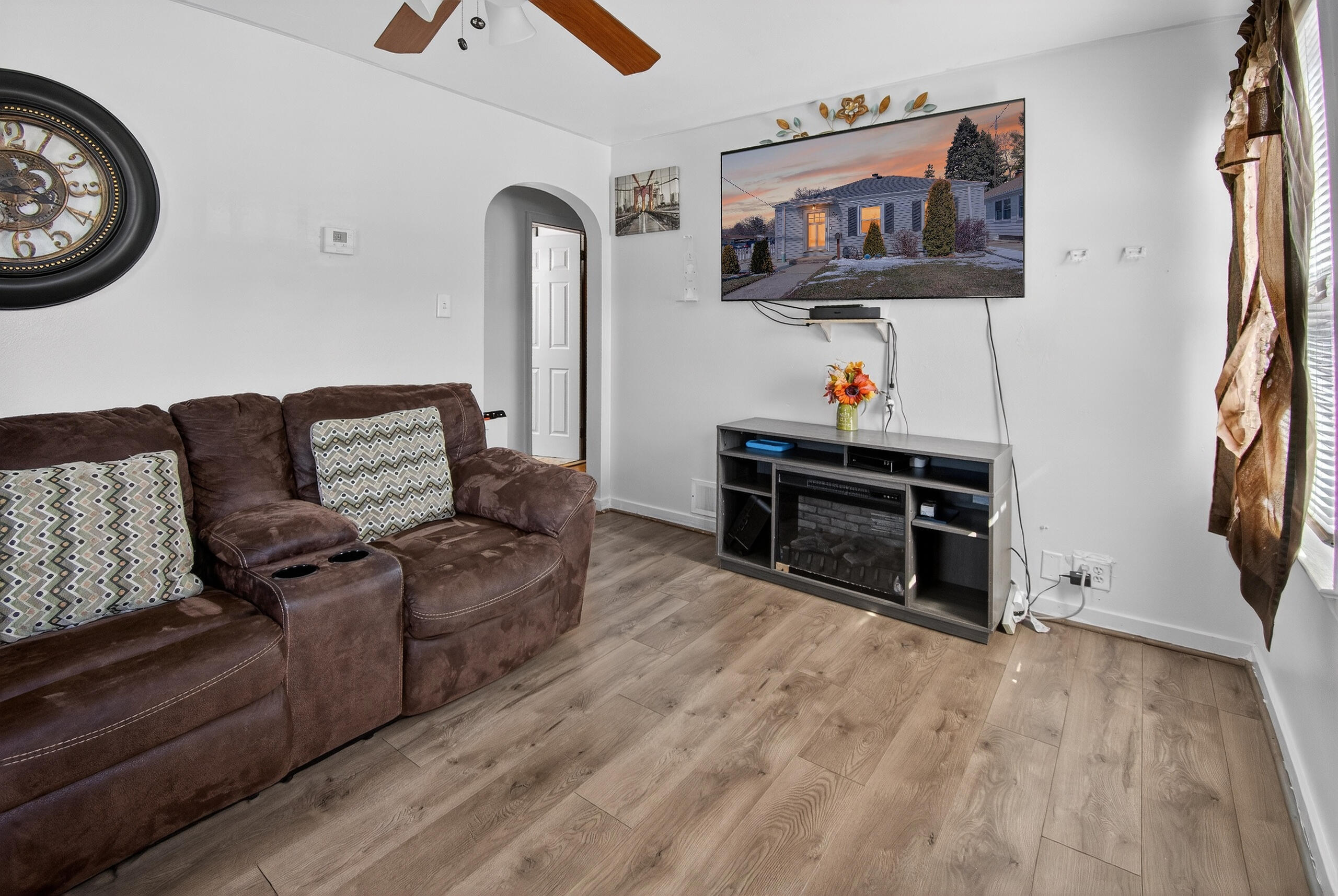 3316 Durand Avenue Racine, WI 53405 - Photo 14 of 23 DSC_7304