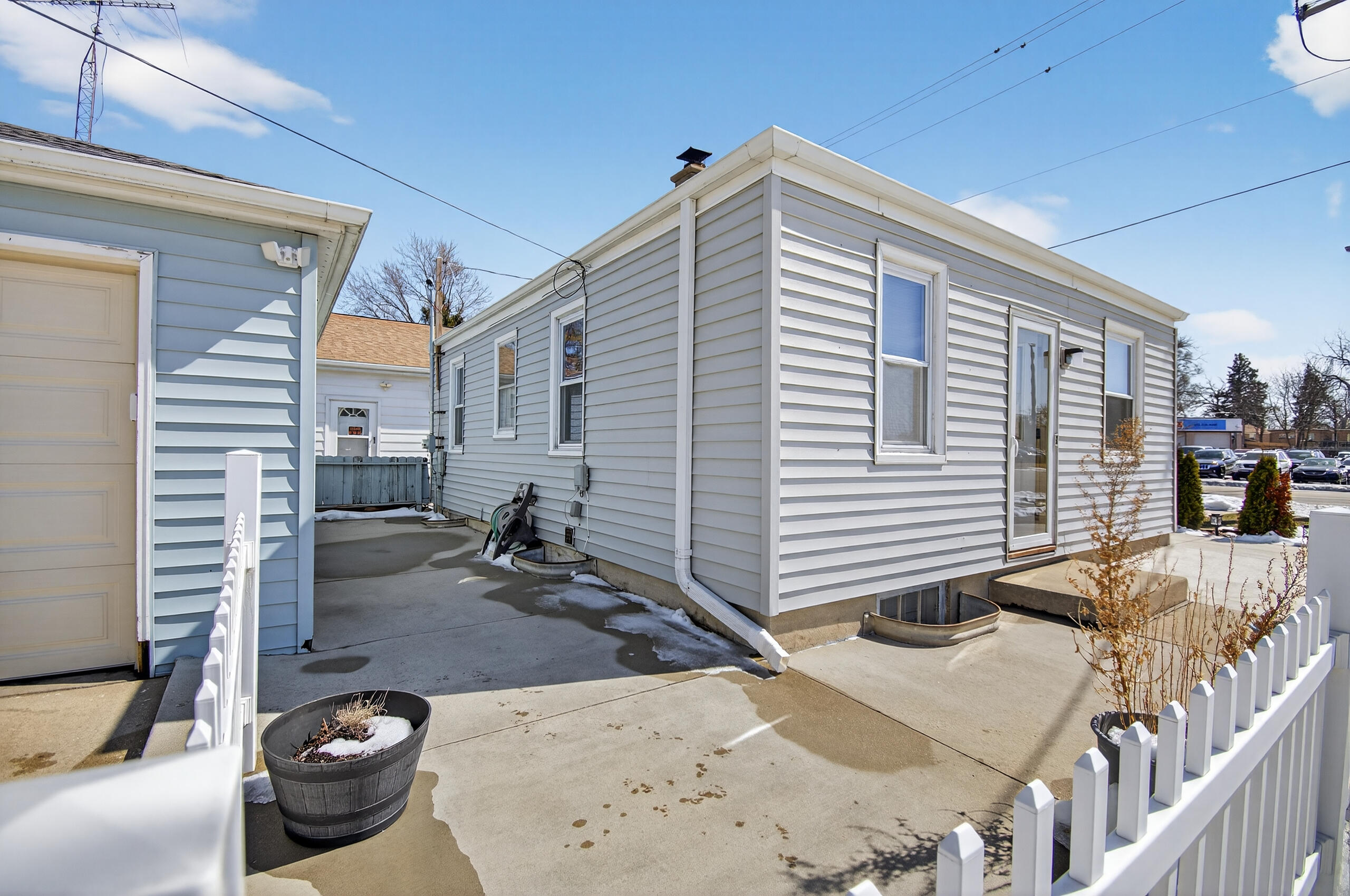 3316 Durand Avenue Racine, WI 53405 - Photo 8 of 23 DSC_7259