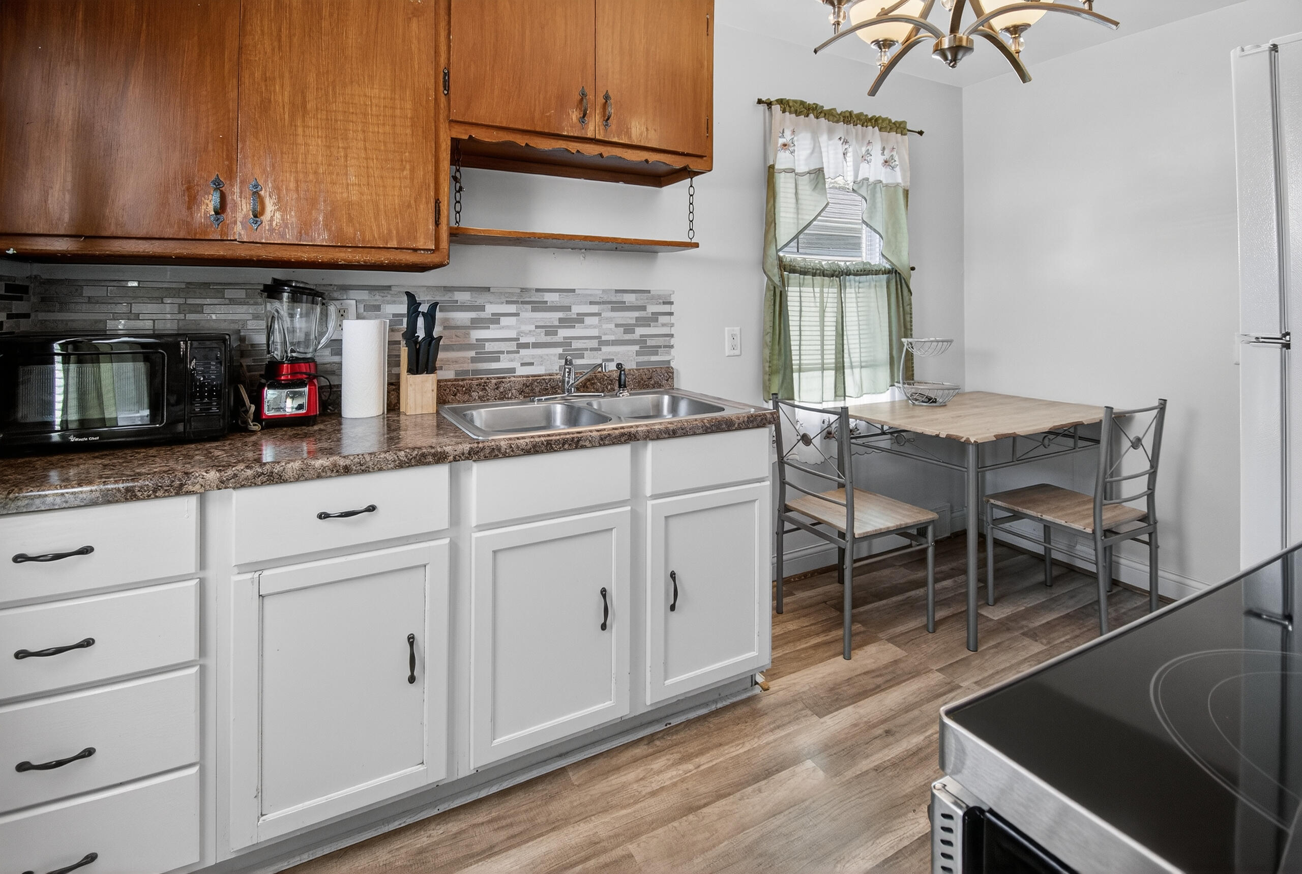 3316 Durand Avenue Racine, WI 53405 - Photo 9 of 23 DSC_7270