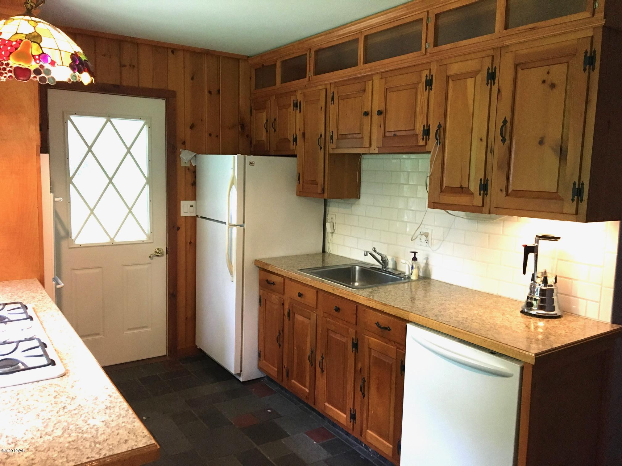 11 Stonefence Road Damascus, PA 18415 - Photo 11 of 20 Kitchen