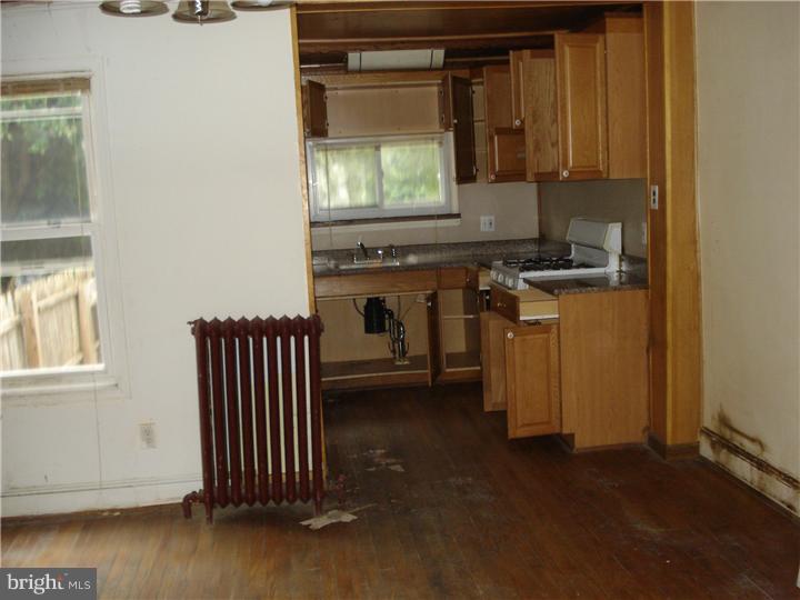 63 Sunshine Road Upper Darby, PA 19082 - Photo 2 of 10 Dining Room