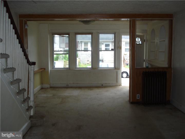63 Sunshine Road Upper Darby, PA 19082 - Photo 3 of 10 Living Room
