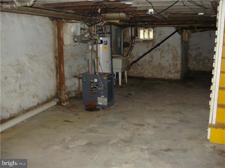 63 Sunshine Road Upper Darby, PA 19082 - Photo 8 of 10 Gallery Image 8