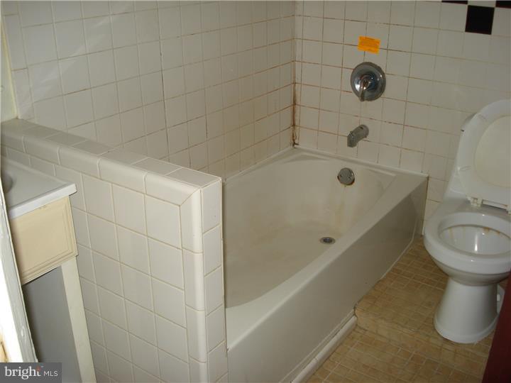 63 Sunshine Road Upper Darby, PA 19082 - Photo 9 of 10 Gallery Image 9