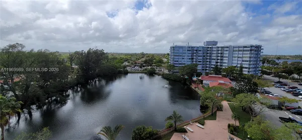 $1,650 | 1300 Northeast Miami Gardens Drive, Unit 819E, Miami, FL 33179