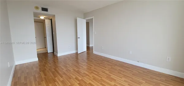 $1,650 | 1300 Northeast Miami Gardens Drive, Unit 819E, Miami, FL 33179