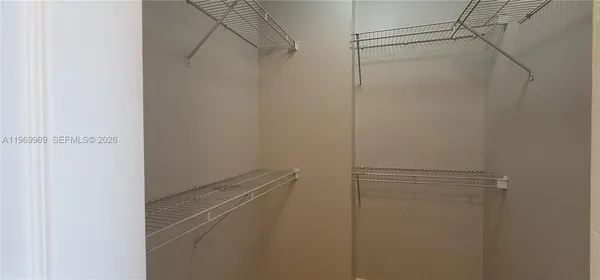 $1,650 | 1300 Northeast Miami Gardens Drive, Unit 819E, Miami, FL 33179