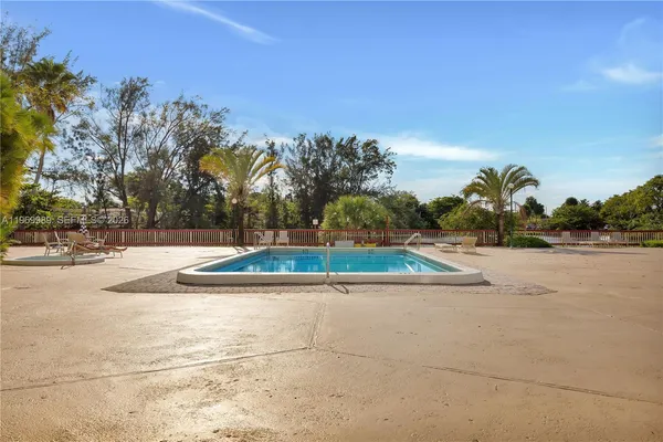 $1,650 | 1300 Northeast Miami Gardens Drive, Unit 819E, Miami, FL 33179