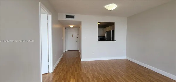 $1,650 | 1300 Northeast Miami Gardens Drive, Unit 819E, Miami, FL 33179