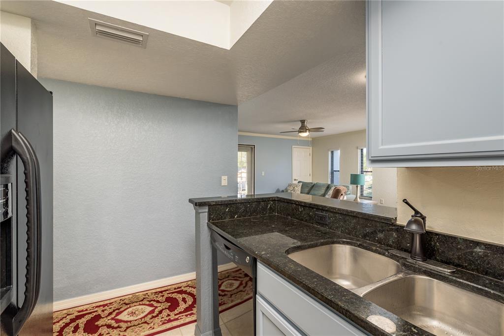 720 Lyndhurst Street, Unit 1121 Dunedin, FL 34698 - Photo 13 of 25